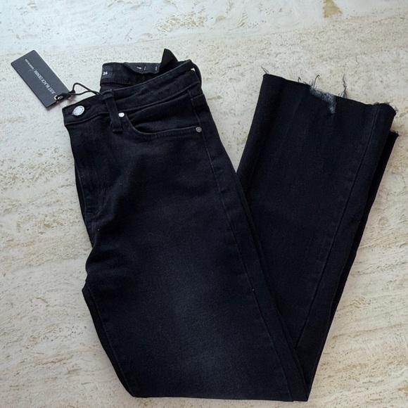 Just Black Denim - Just Black Denim - Washed Black Vintage Crop
Flare - BP420J - women’s size 26